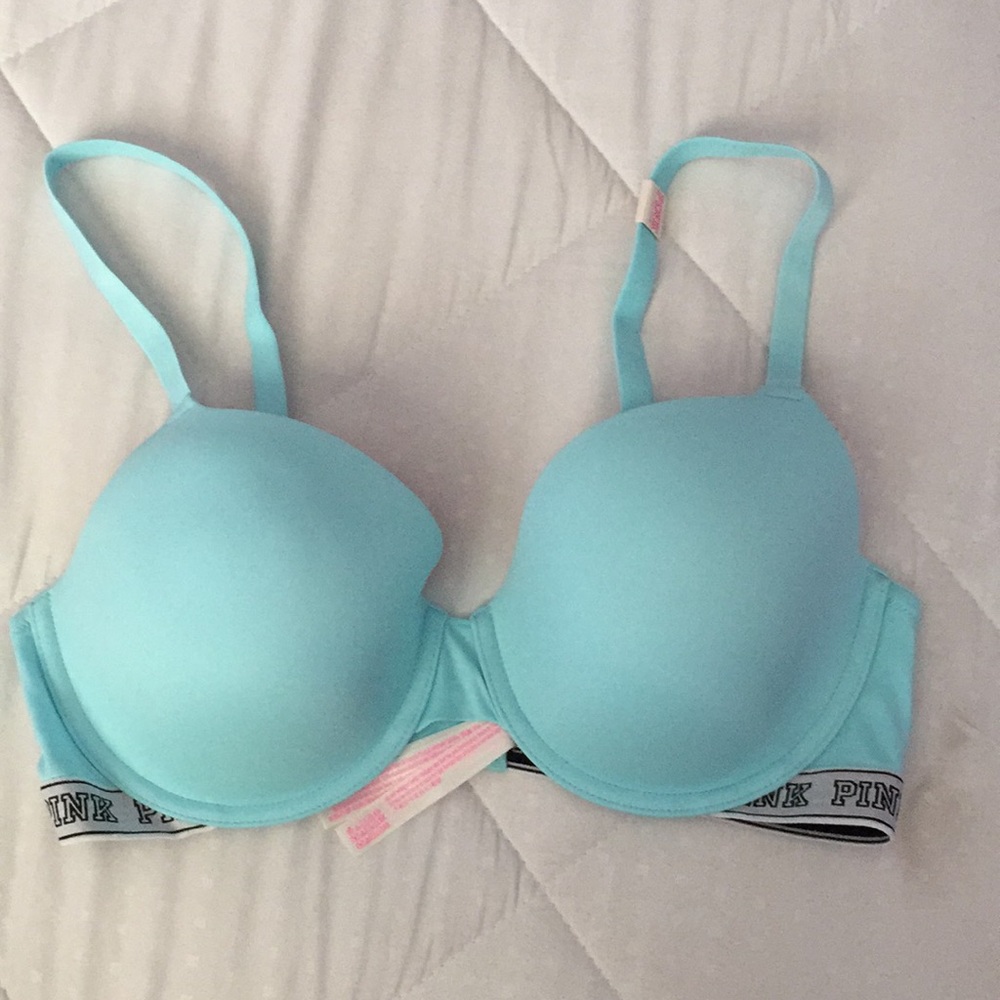VS PINK lightly lined T-Shirt Bra Size: 36D